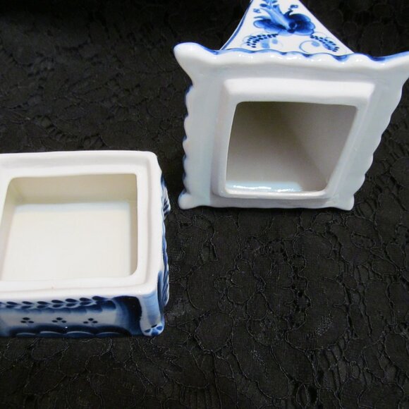 Gzhel porcelain House lidded trinket box blue white Made in Russia Гжель Unused - Picture 11 of 14